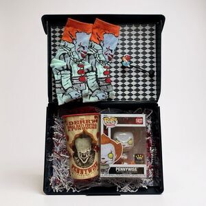 Welcome to Derry "IT" Bundle:Pennywise Funko Pop #1437, Socks, Cup, Straw Topper